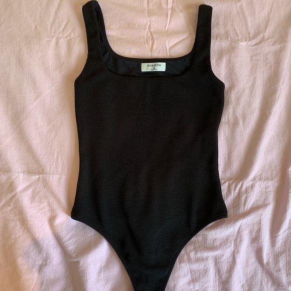 ARITZIA Babaton ribbed bodysuit - Picture 1 of 3